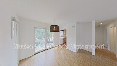 220 Meigs Rd in Santa Barbara, CA - Building Photo - Building Photo