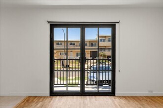 652 Hayworth Ave in Los Angeles, CA - Building Photo - Building Photo