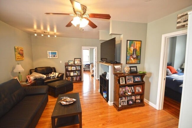 78 Parsons St, Unit 2 in Boston, MA - Building Photo - Building Photo