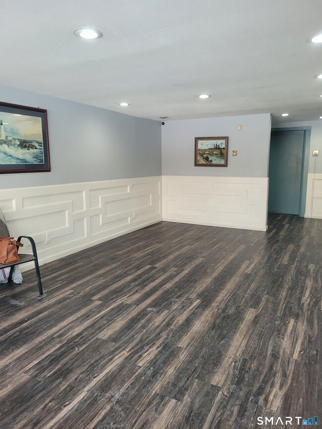 70 Farmington Ave in New London, CT - Foto de edificio - Building Photo