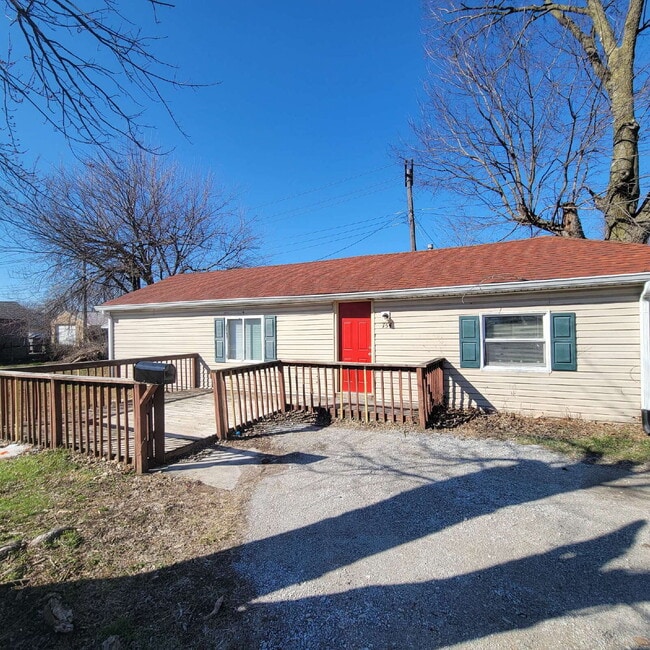 property at 754 N Somerset Ave