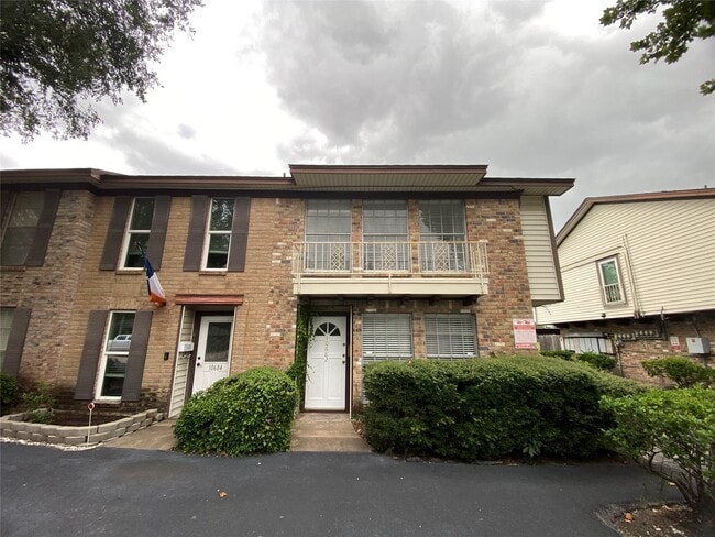 property at 10682 Hazelhurst Dr