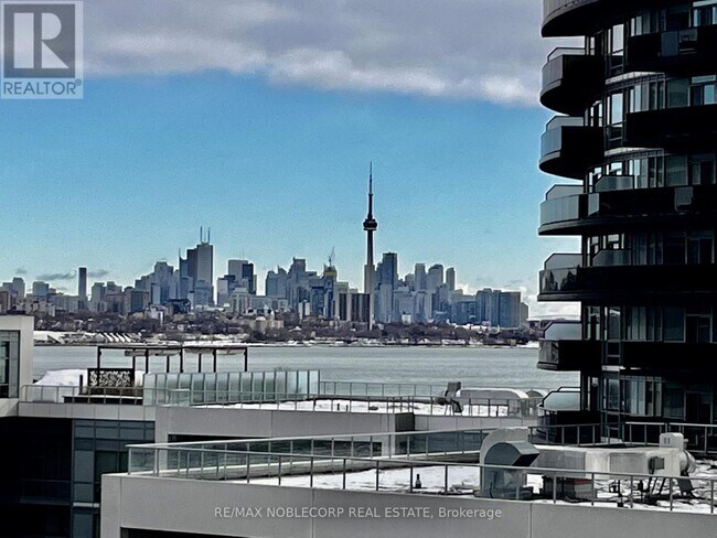 38 Annie Craig Dr in Toronto, ON - Building Photo - Building Photo