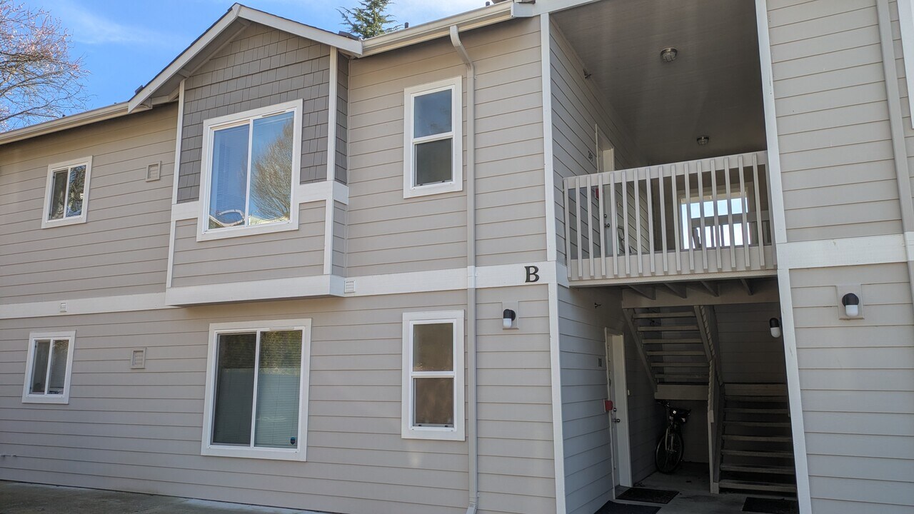 1101 Bonneville Ave, Unit B203 in Snohomish, WA - Building Photo