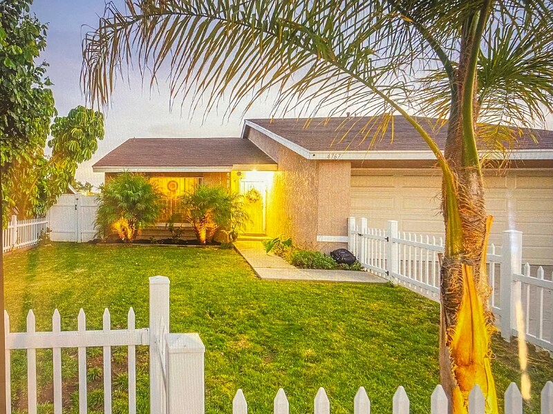 4767 Crooked Creek Ct in San Diego, CA - Building Photo