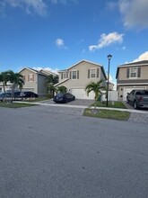439 NE 6th Pl in Florida City, FL - Building Photo - Building Photo
