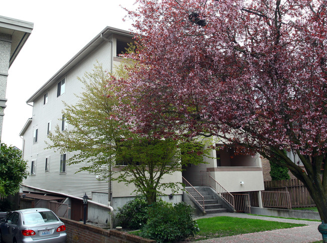 6550 4th Ave NE in Seattle, WA - Foto de edificio - Building Photo