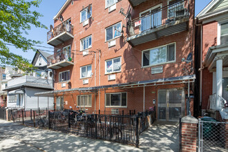10463 39th Ave in Corona, NY - Foto de edificio - Building Photo