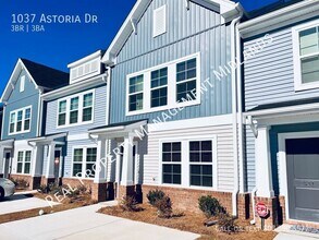 1037 Astoria Dr in Columbia, SC - Building Photo - Building Photo