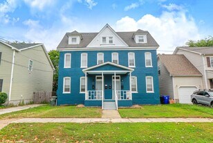 422-424 W 30th St in Norfolk, VA - Building Photo