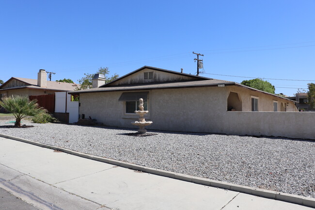 42720-42740 Clifford St in Palm Desert, CA - Building Photo - Building Photo