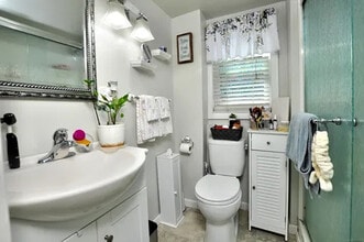 349 Naubuc Ave in Glastonbury, CT - Building Photo - Building Photo