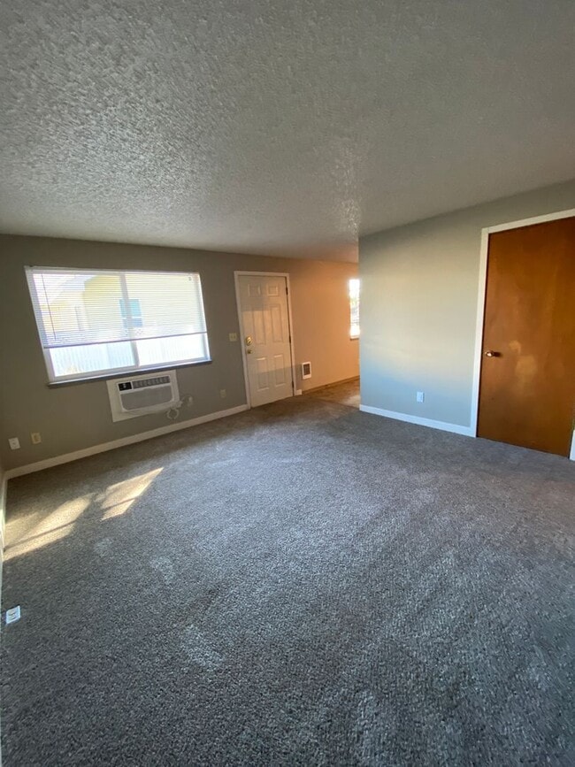 1-1005-1002 S 11th Ave in Yakima, WA - Building Photo - Building Photo