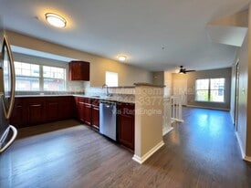 44 Adelaide St in Detroit, MI - Building Photo