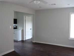 7522 S Hall St in Houston, TX - Building Photo - Building Photo