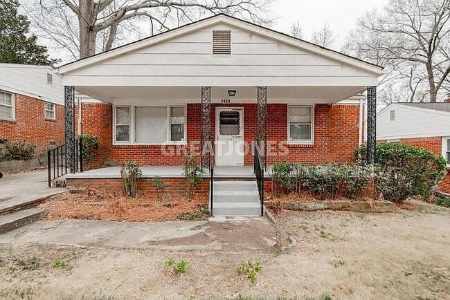 property at 1928 Surrey St