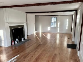 2318 Mill Plain Rd in Fairfield, CT - Building Photo - Building Photo