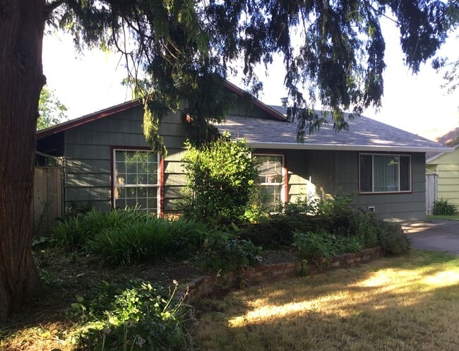 6815 N Sky St in Portland, OR - Building Photo - Building Photo