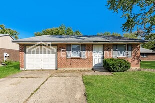 8197 Mount Washington Dr in Huber Heights, OH - Building Photo