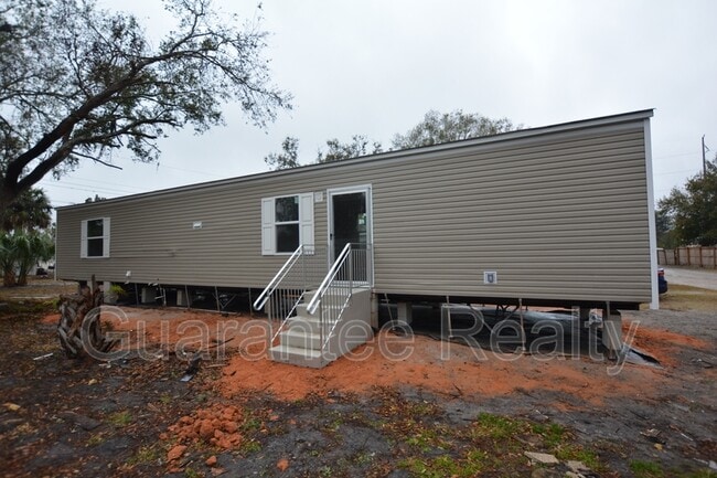 property at 725 N Chestnut Rd