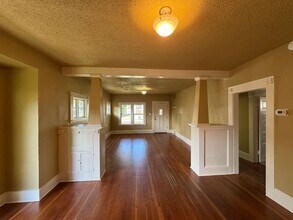 2077 Onyx St in Eugene, OR - Building Photo - Building Photo