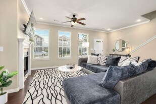 571 N Keats Dr in Fayetteville, AR - Building Photo