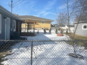 512 E 77th Ave in Schererville, IN - Foto de edificio - Building Photo