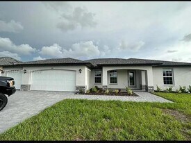 208 NW 7th Terrace in Cape Coral, FL - Building Photo