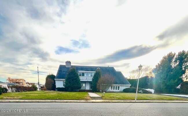 property at 16 Corlies Ave