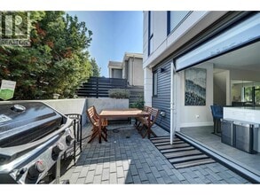 7358 Granville St in Vancouver, BC - Building Photo - Building Photo