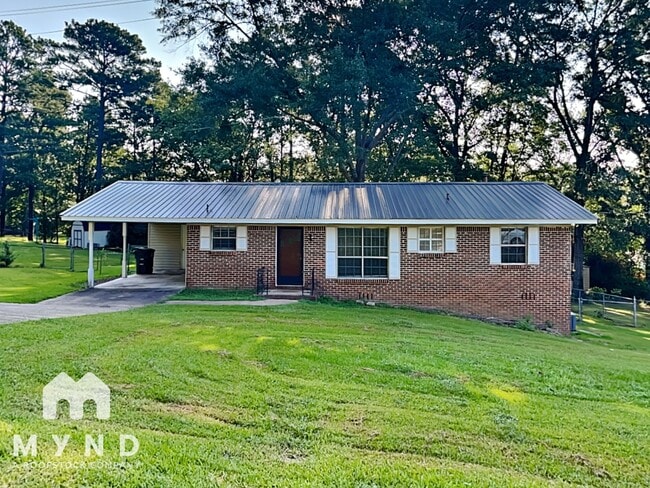 property at 933 Arcadia Cir