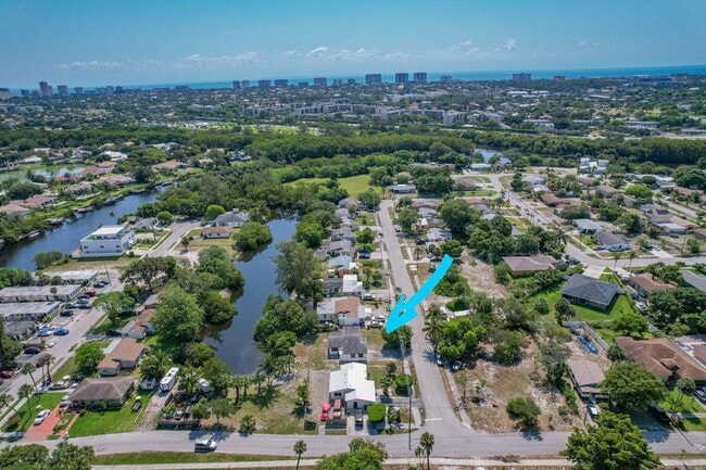 49 NE 2nd Ave in Deerfield Beach, FL - Building Photo - Building Photo
