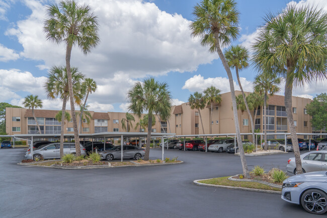 Glen Oaks Garden Condos in Sarasota, FL - Building Photo - Building Photo