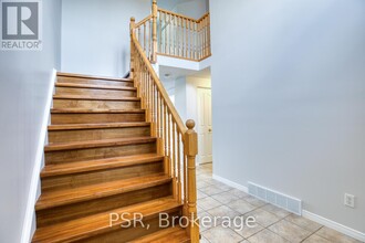 578 Chesapeake Crescent in Waterloo, ON - Building Photo - Building Photo