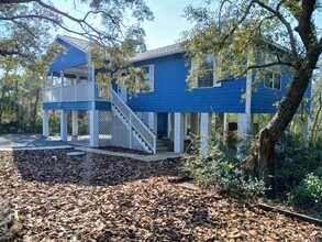 669 Bald Point Rd in Panacea, FL - Building Photo - Building Photo