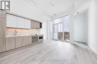 2020-2020 Bathurst St in Toronto, ON - Building Photo - Building Photo