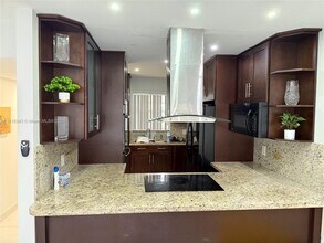 5170 SW 40th Ave in Fort Lauderdale, FL - Building Photo - Building Photo
