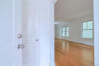 38 E Parmenter St in Newburgh, NY - Building Photo - Building Photo