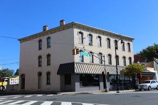 200 W Main St in Somerville, NJ - Building Photo