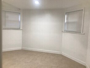 6644 N Campbell Ave, Unit 1 in Chicago, IL - Building Photo - Building Photo