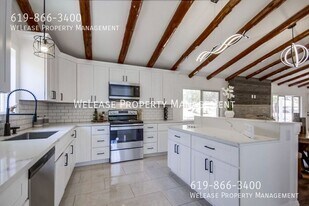 12941 Ha Hana Rd in Lakeside, CA - Building Photo