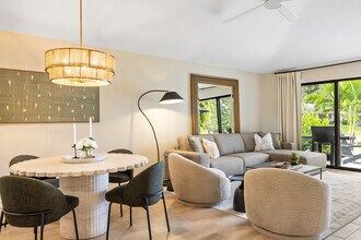 206 Club Dr in Palm Beach Gardens, FL - Building Photo - Building Photo