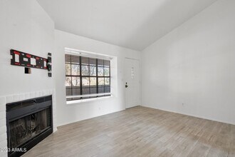 4901 E Kelton Ln-Unit -1245 in Scottsdale, AZ - Building Photo - Building Photo