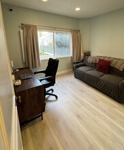 3645 Cardiff Ave, Unit 112 in Los Angeles, CA - Foto de edificio - Building Photo