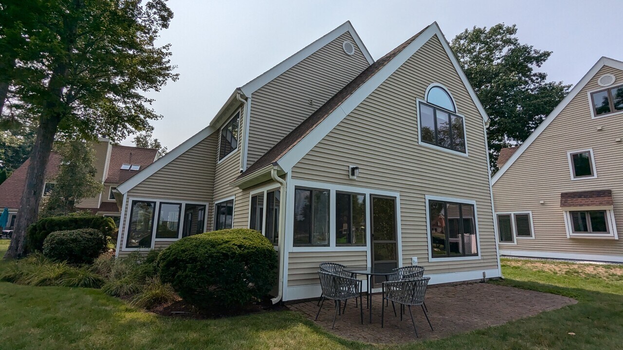 11 Songbird Ln in Laconia, NH - Building Photo