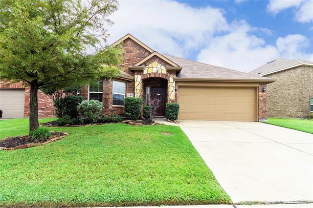1425 Castle Creek Dr in Little Elm, TX - Building Photo