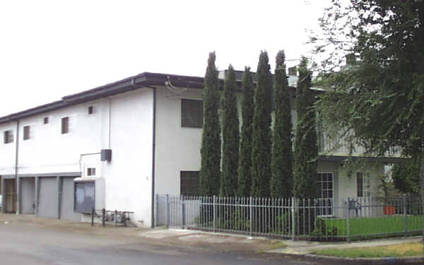 11004 Otsego St in North Hollywood, CA - Building Photo - Building Photo