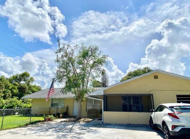 property at 3278 SE Ferndale Ave
