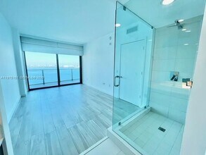 460 NE 28th St in Miami, FL - Building Photo - Building Photo