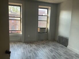 179 Hart St, Unit Unit1 in Brooklyn, NY - Building Photo